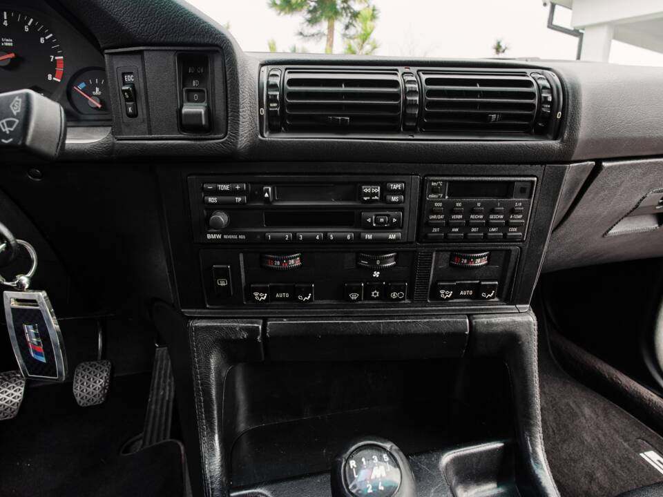 Immagine 53/74 di BMW M5 (1992)