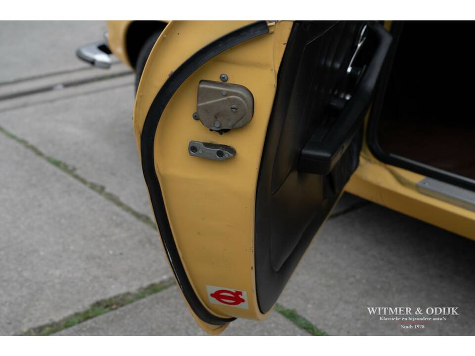 Image 23/50 of Volvo 1800 ES (1972)