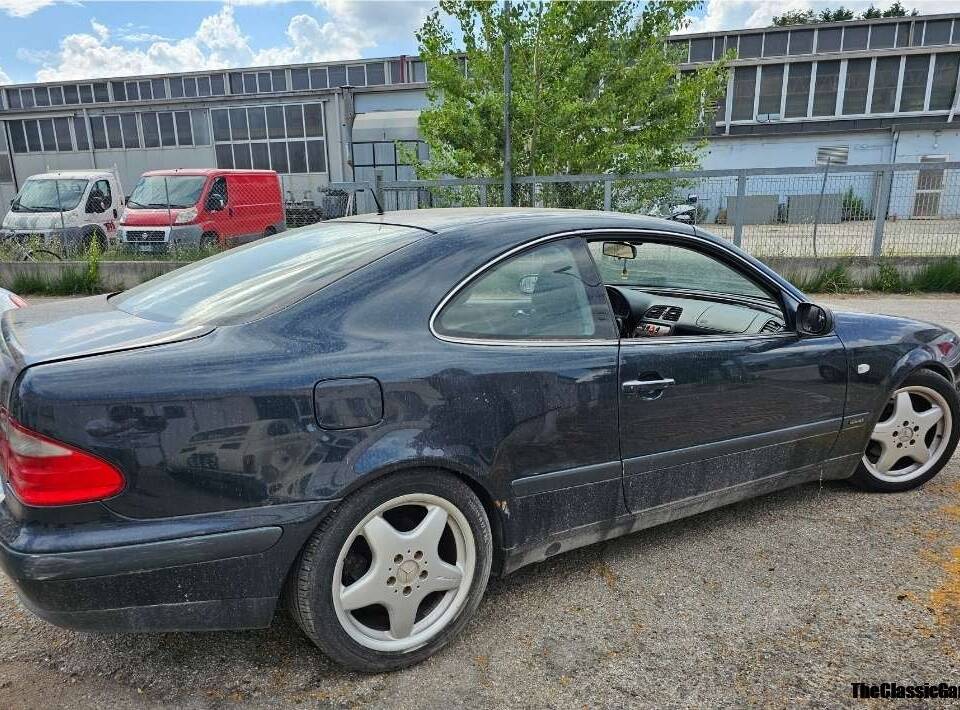 Image 3/8 of Mercedes-Benz CLK 230 Kompressor (1999)