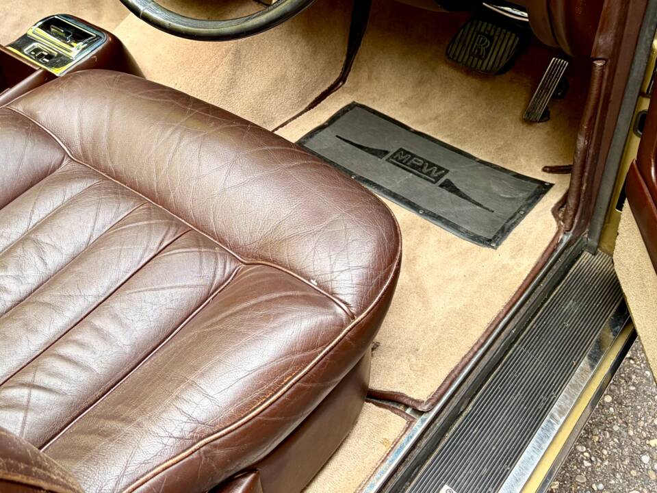 Image 9/17 of Rolls-Royce Corniche I (1976)