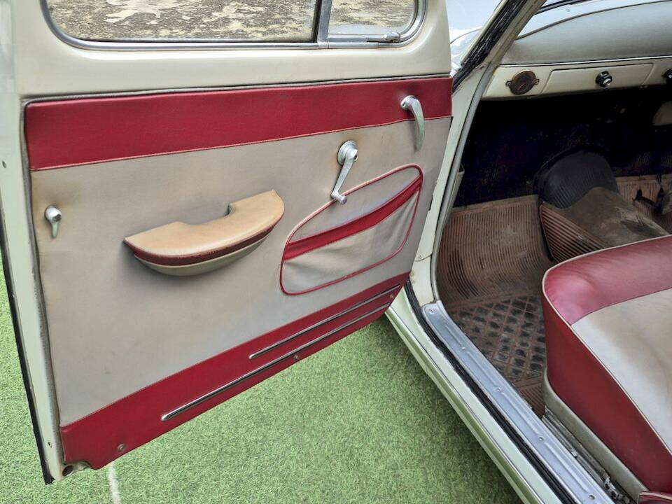 Image 33/53 of Lancia Appia C10 (1957)