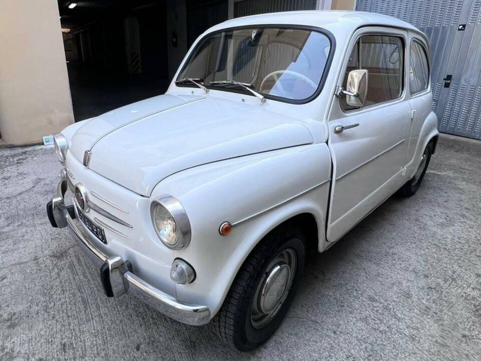 Image 3/10 of FIAT 600 D (1963)