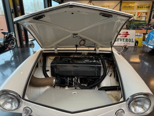 Image 17/24 of Amphicar 770 (1967)