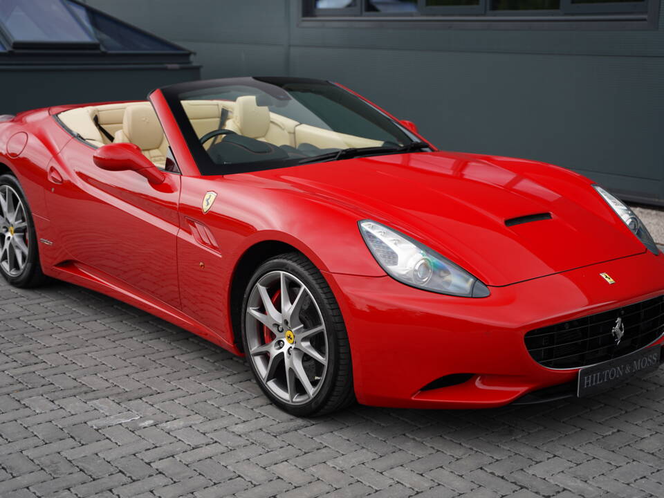 Image 22/50 of Ferrari California (2010)