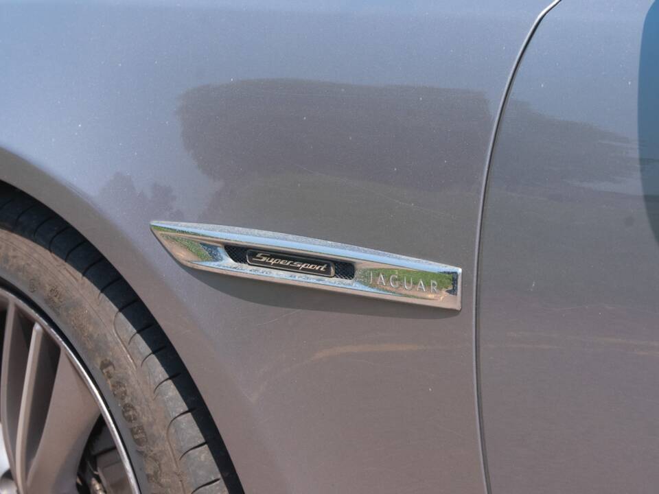 Image 29/50 of Jaguar XJ 5.0 (2011)