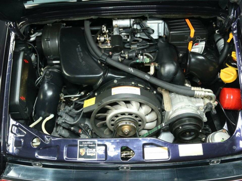 Immagine 38/50 di Porsche 911 Carrera 4 (1993)