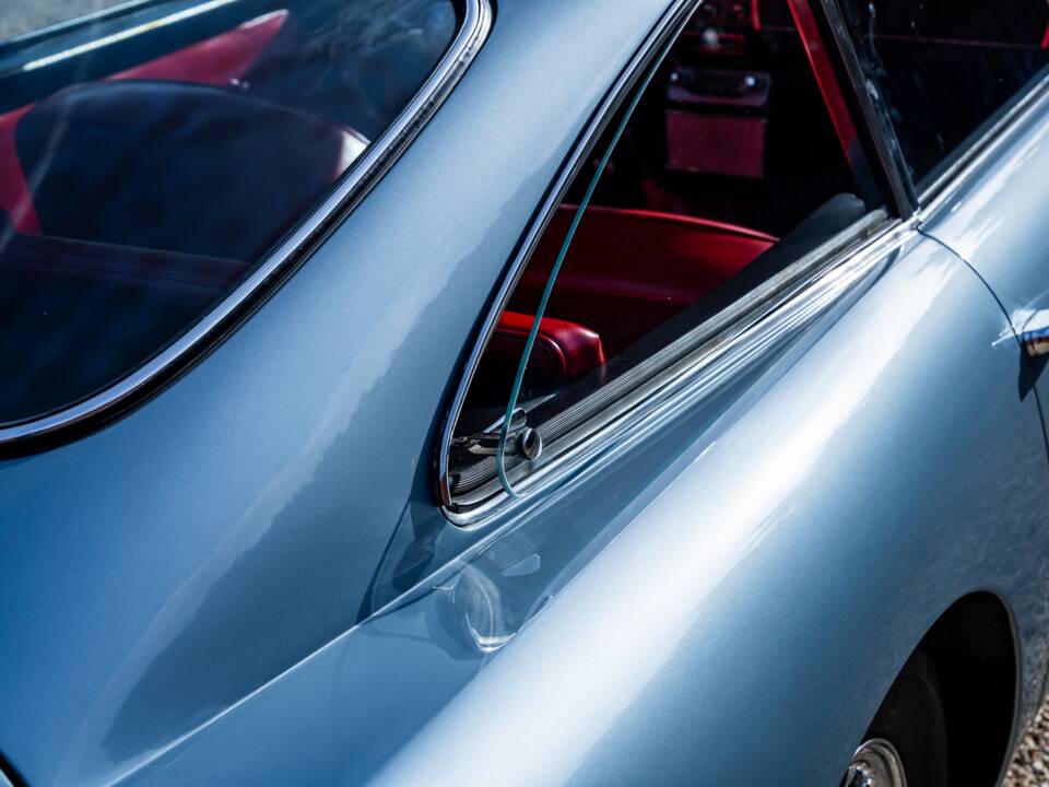Afbeelding 18/46 van Aston Martin DB 4 (1962)