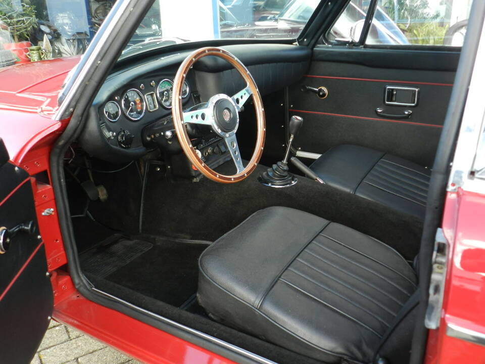 Imagen 66/75 de MG MGB GT (1969)