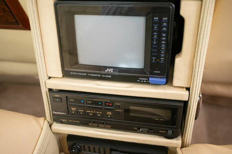 Image 26/39 of Aston Martin Lagonda (1982)