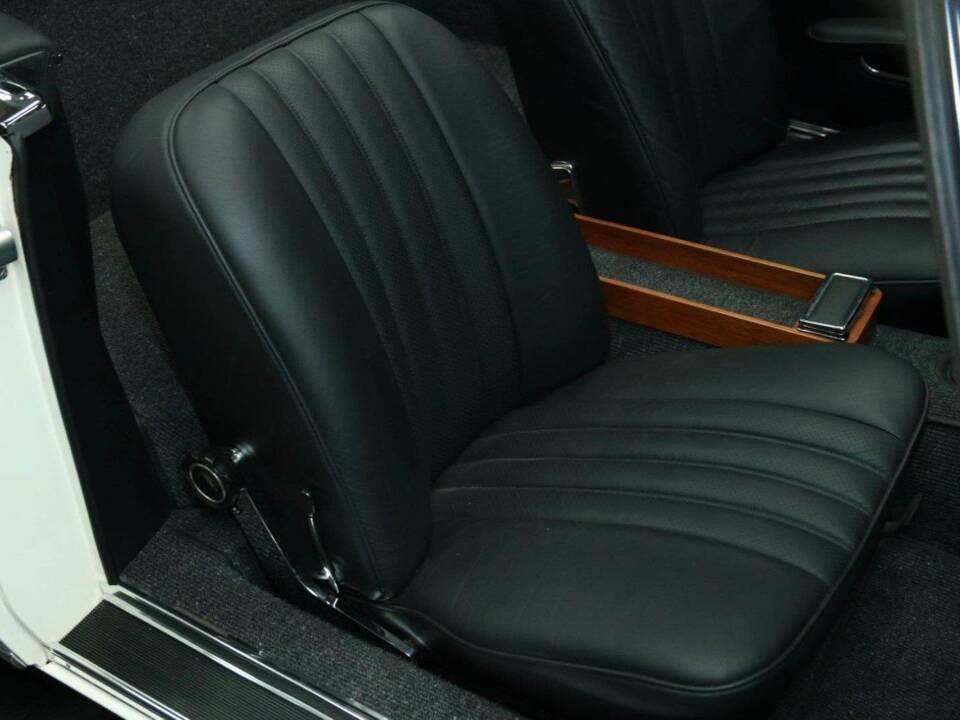 Bild 27/50 von Mercedes-Benz 230 SL (1967)