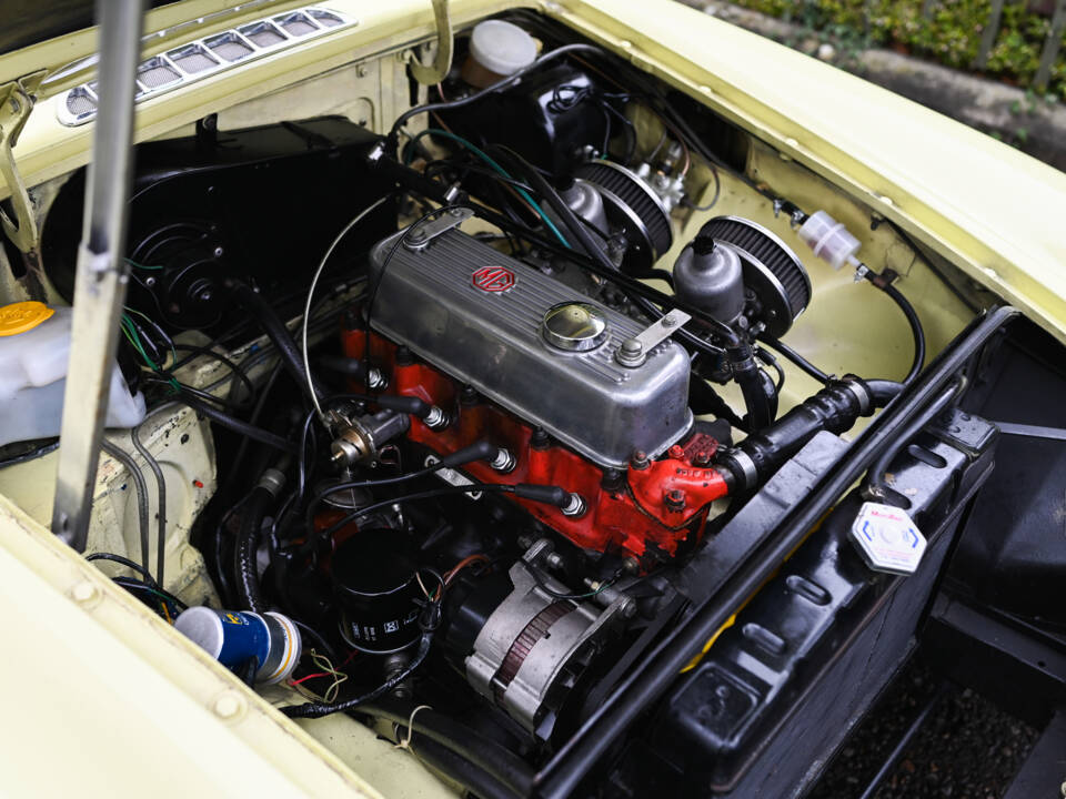 Bild 27/32 von MG MGB (1976)