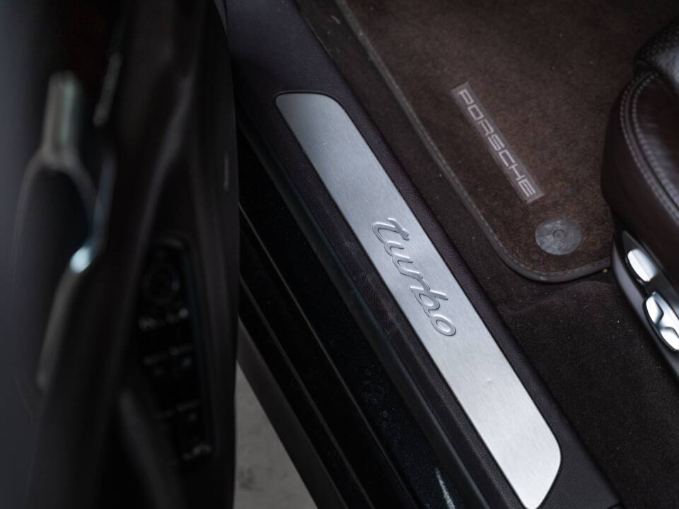 Image 11/31 of Porsche Panamera Turbo (2010)