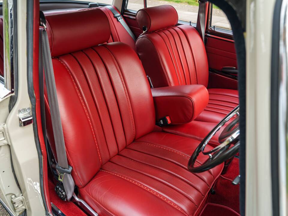 Bild 23/33 von Mercedes-Benz 300 SE (1965)