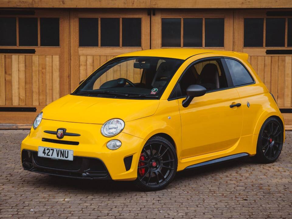 Immagine 1/8 di Abarth 695 Biposto (2016)