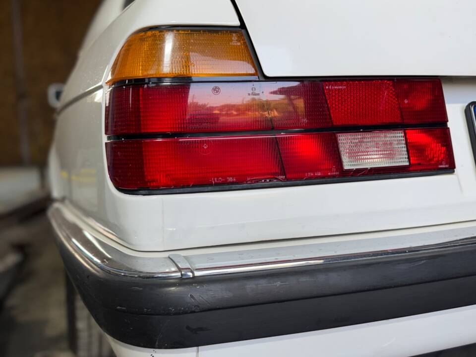 Image 14/37 of BMW 735i (1991)