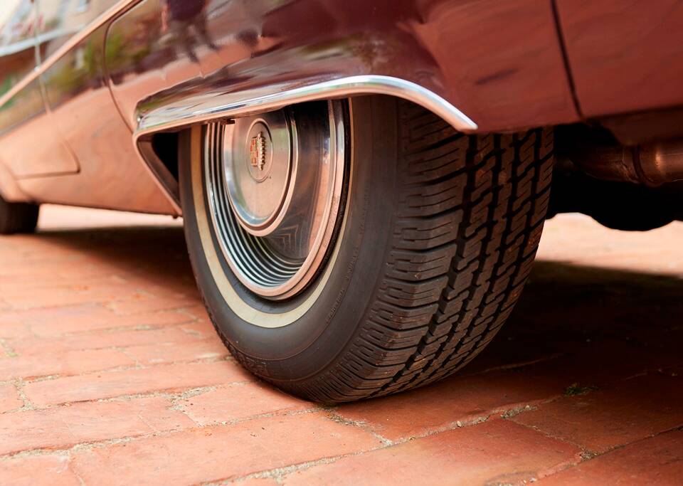 Bild 74/200 von Cadillac Coupe DeVille (1968)