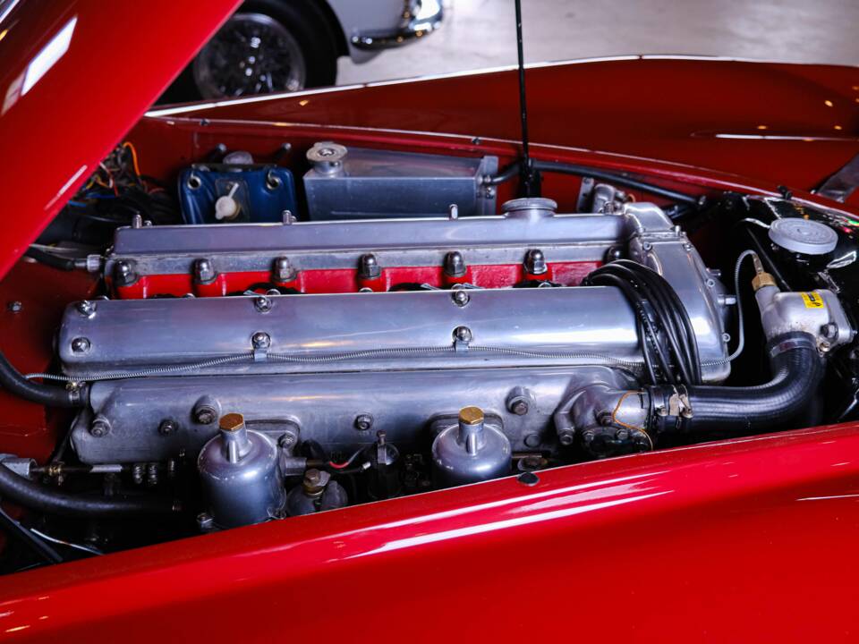 Bild 27/46 von Jaguar XK 120 FHC (1952)