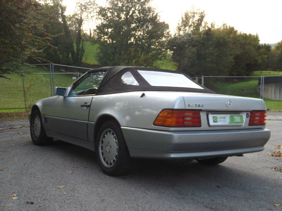 Image 9/50 of Mercedes-Benz SL 280 (1995)