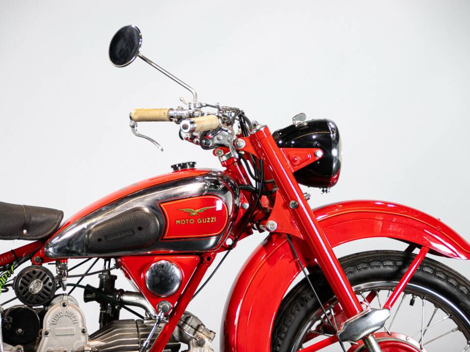 Imagen 15/50 de Moto Guzzi DUMMY (1952)
