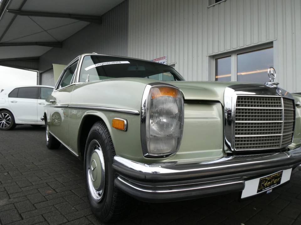 Image 23/28 de Mercedes-Benz 280 CE (1973)