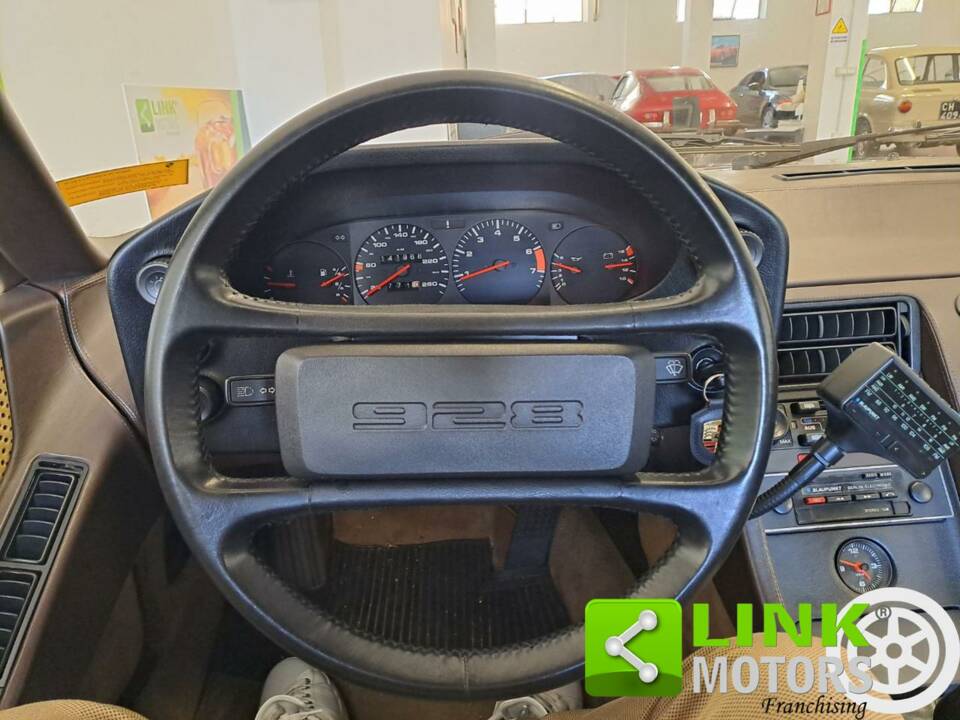 Immagine 6/10 di Porsche 928 S (1980)
