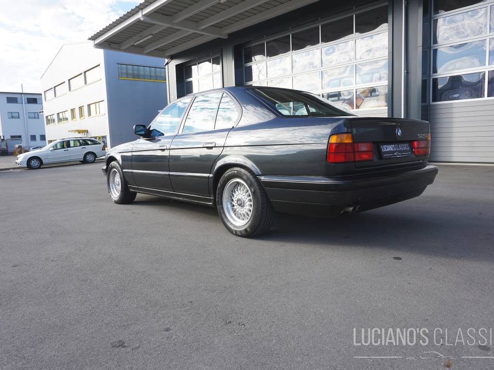 Afbeelding 3/41 van BMW 525i (1991)