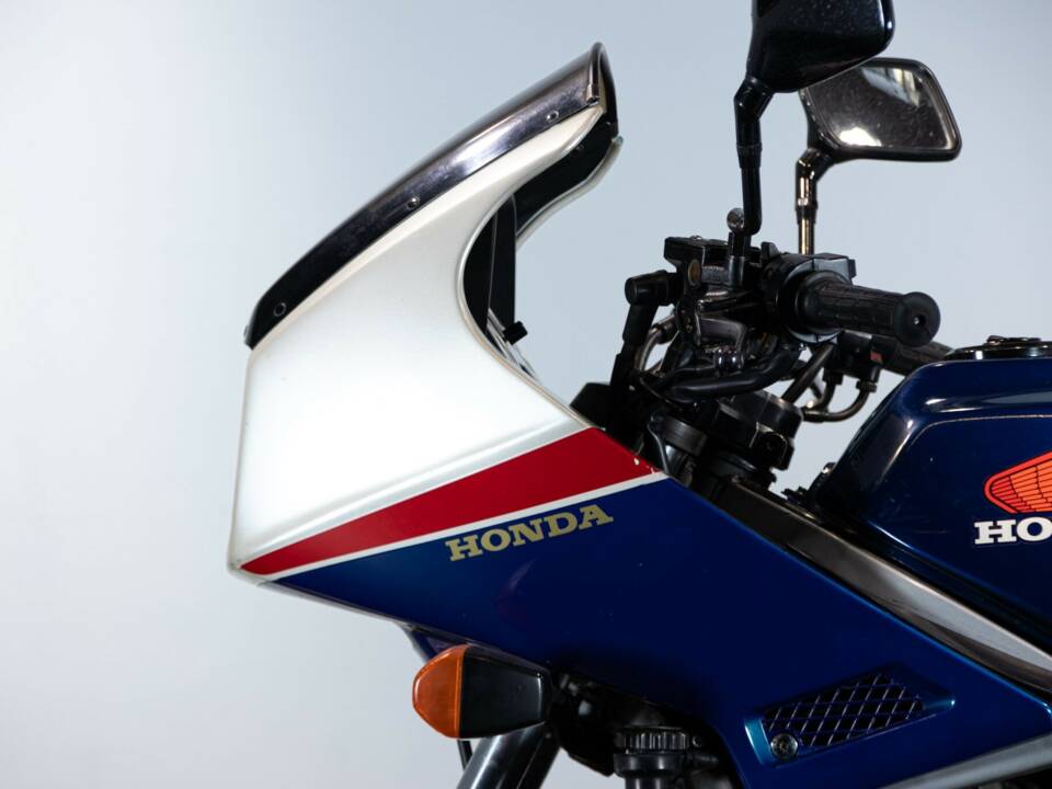 Image 18/50 de Honda VF 750 (1983)