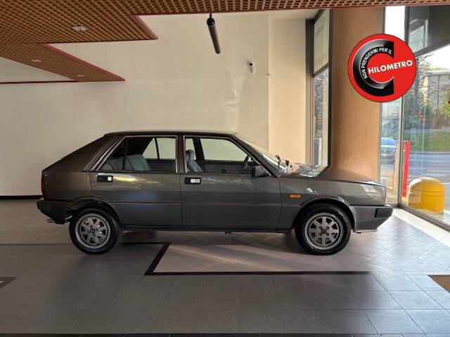 Image 1/14 of Lancia Delta (1990)