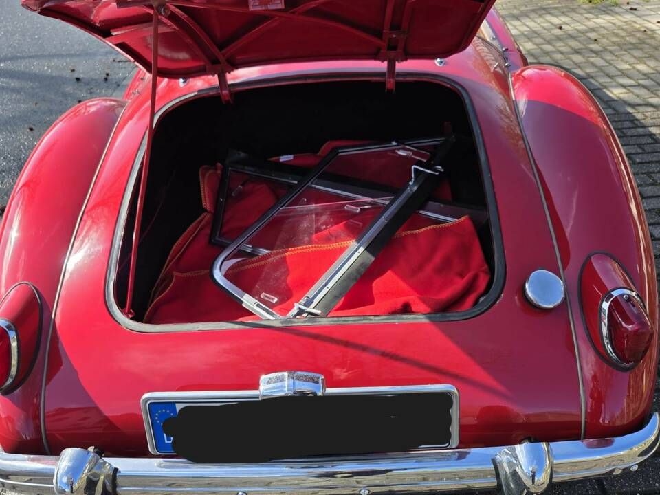 Image 11/17 of MG MGA 1500 (1959)