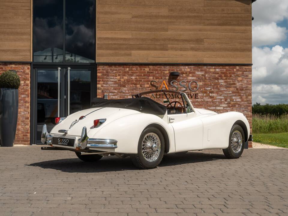 Image 28/58 of Jaguar XK 140 SE DHC (1955)