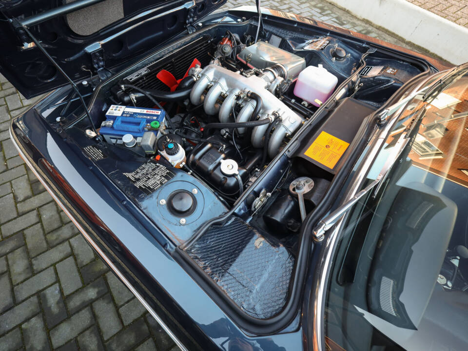 Image 20/57 of BMW 3.0 CSi (1972)