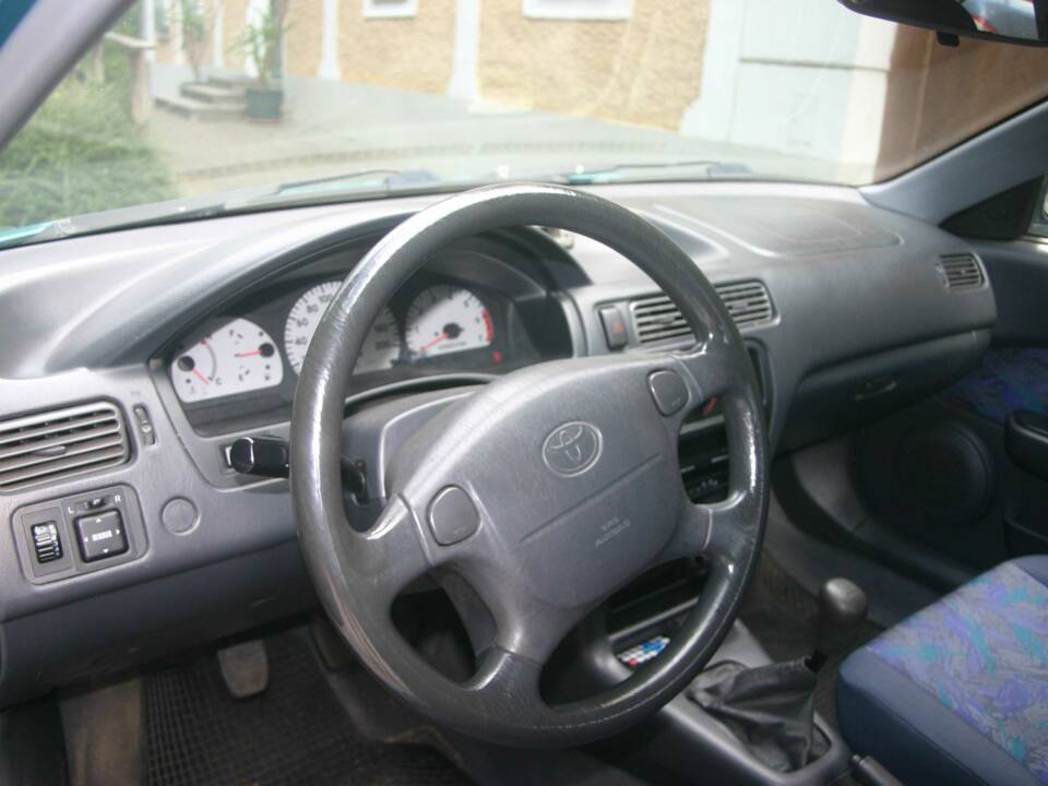 Image 43/51 of Toyota Paseo (1996)