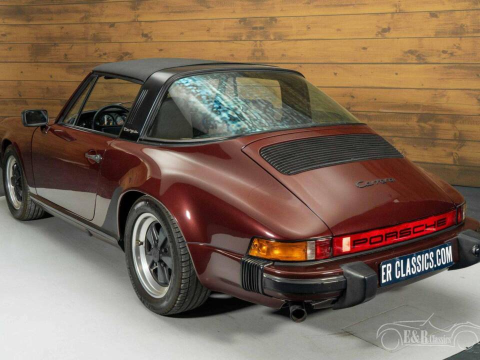 Image 16/19 of Porsche 911 Carrera 3.2 (1984)