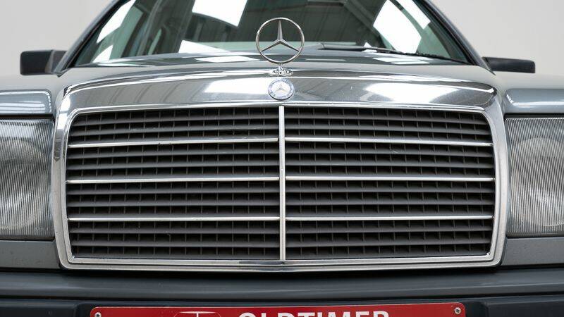 Imagen 13/15 de Mercedes-Benz 230 E (1988)