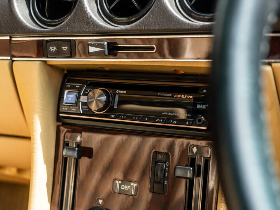 Image 36/59 of Mercedes-Benz 300 SL (1989)