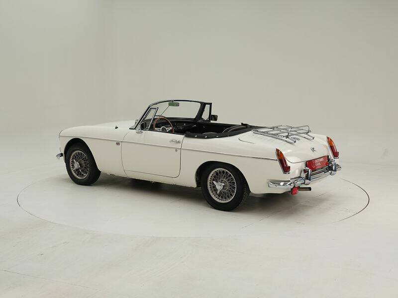 Image 4/15 of MG MGB (1964)