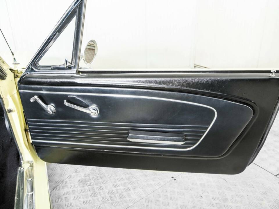 Imagen 38/50 de Ford Mustang 390 GTA (1966)