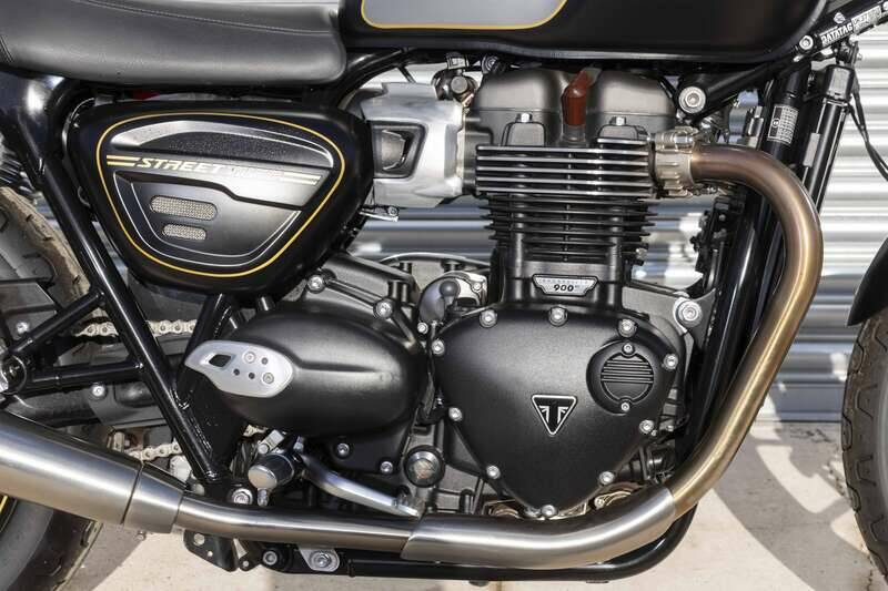 Immagine 7/42 di Triumph Street Twin Bonneville (2021)