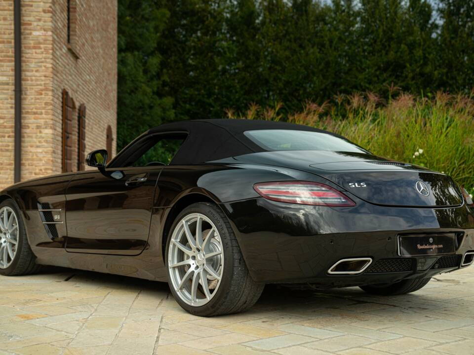 Image 6/50 of Mercedes-Benz SLS AMG Roadster (2011)