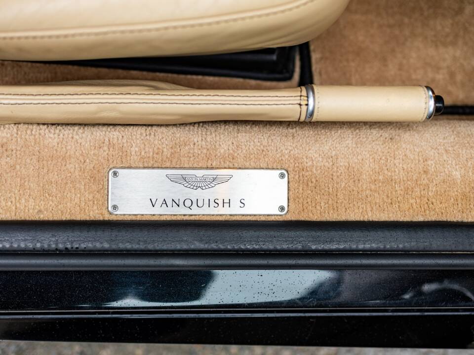 Afbeelding 30/50 van Aston Martin V12 Vanquish S (2007)