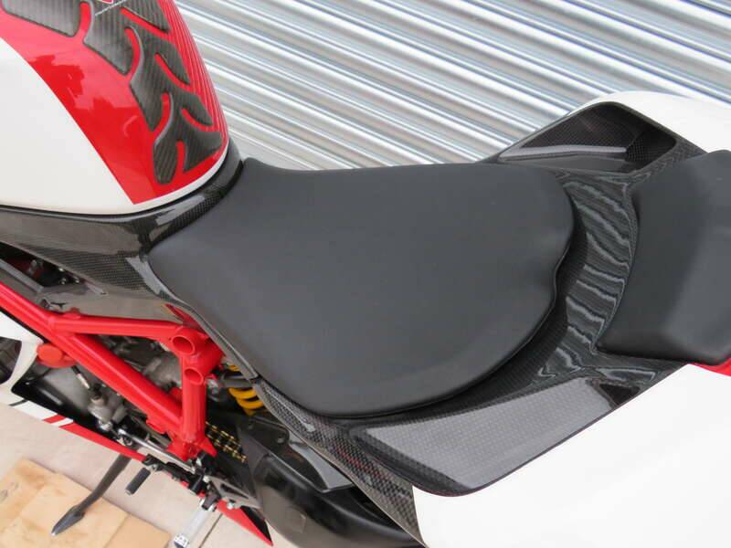 Bild 19/44 von Ducati DUMMY (2010)