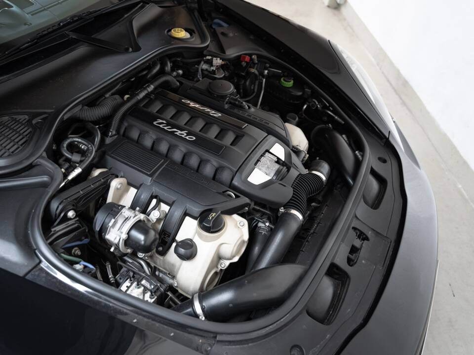 Image 31/31 of Porsche Panamera Turbo (2010)