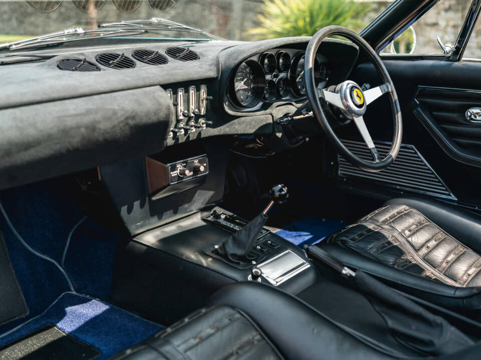 Image 10/30 de Ferrari 365 GTB&#x2F;4 Daytona (1973)