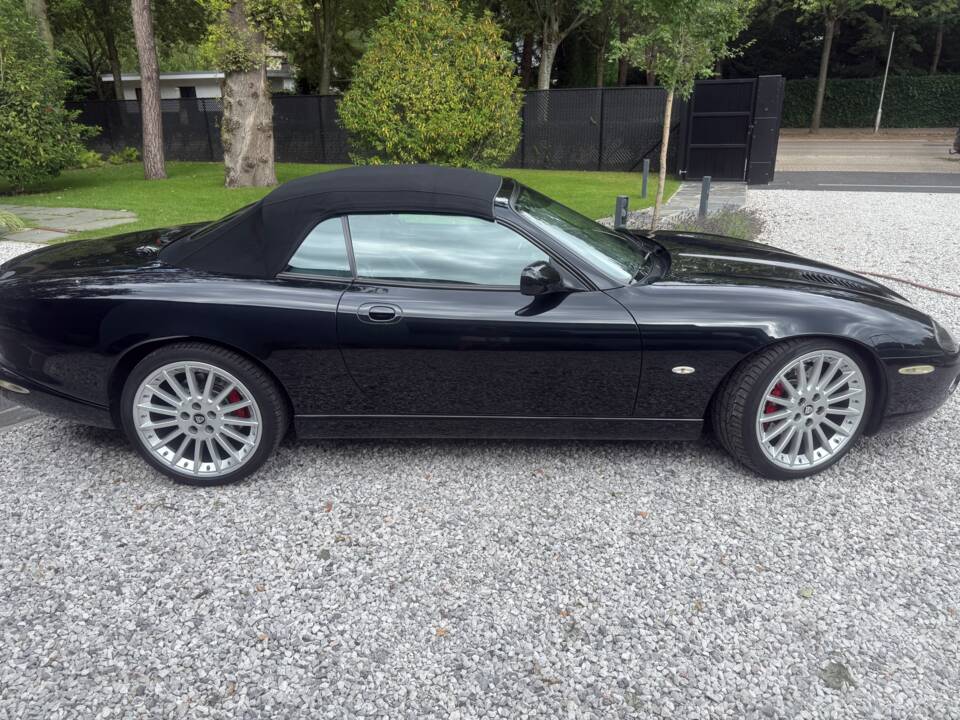 Image 8/24 of Jaguar XKR (2005)