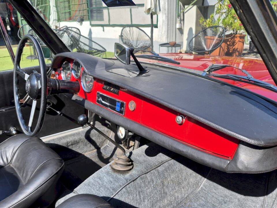 Image 30/63 of FIAT 1200 S OSI (1965)