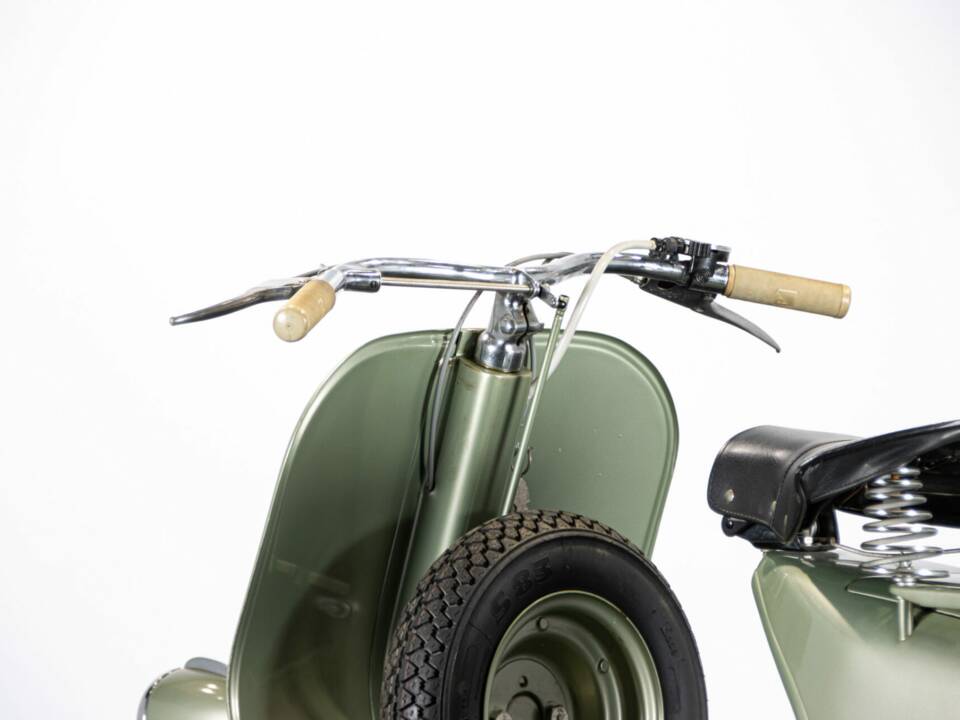 Immagine 17/50 di Piaggio Vespa 125 (1950)