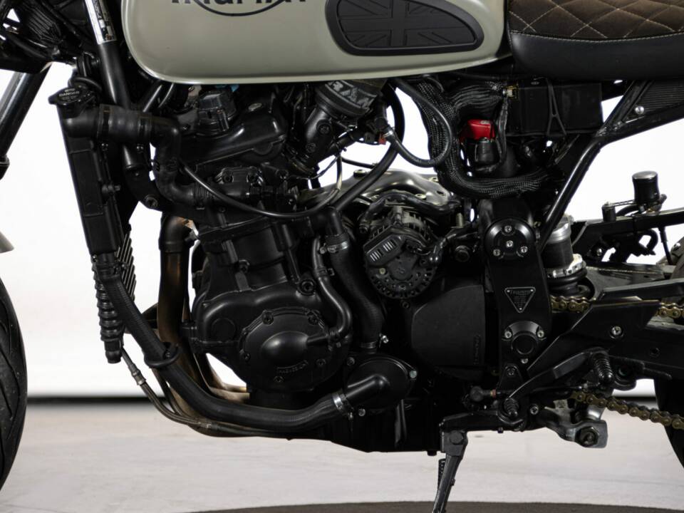 Immagine 19/50 di Triumph Trident 900 (1994)