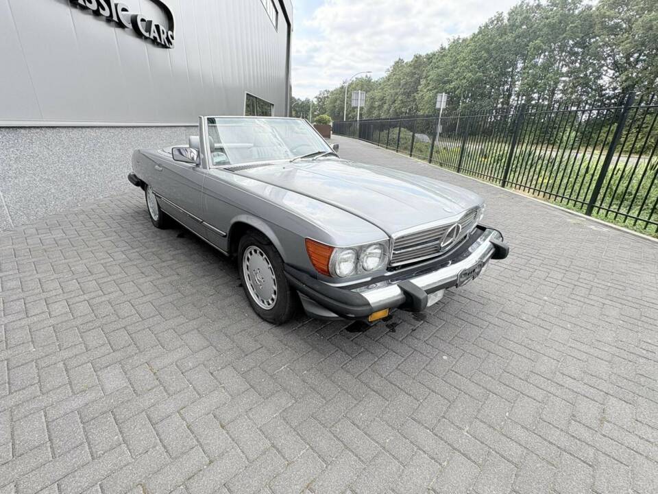 Image 12/50 de Mercedes-Benz 560 SL (1988)