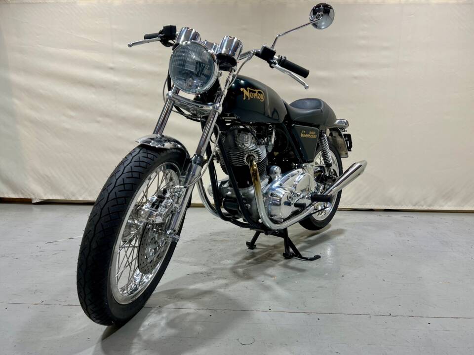 Image 9/16 of Norton Commando 850 Roadster (1975)