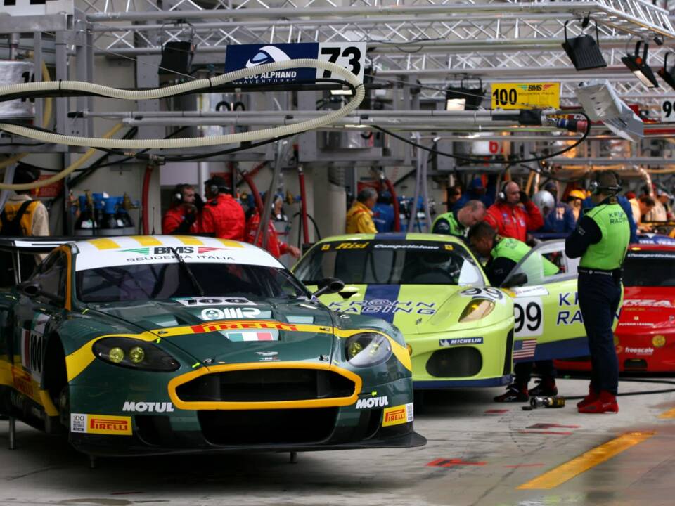 Image 28/30 of Aston Martin DBR9 GT1 (2006)